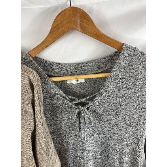 Express Maurices Bundle of two cozy tops size XS - Picture 2 of 4